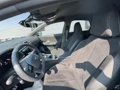 Photo 8 DS DS 7  1.6 Plug-in Hybrid 225ch Edition France