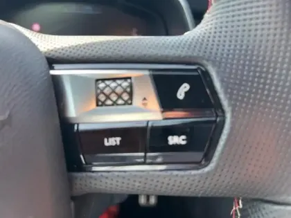 Photo 13 DS DS 7  1.6 Plug-in Hybrid 225ch Edition France