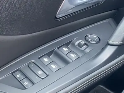 Photo 27 Peugeot 308 III PureTech 130 S&amp;S EAT8 GT