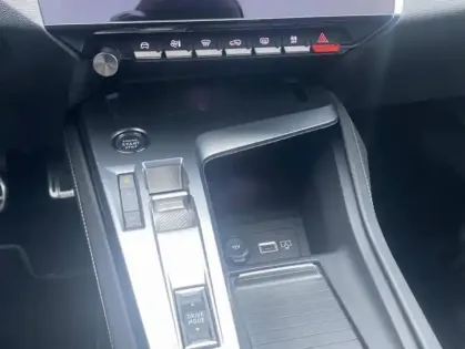 Photo 14 Peugeot 308 III PureTech 130 S&amp;S EAT8 GT