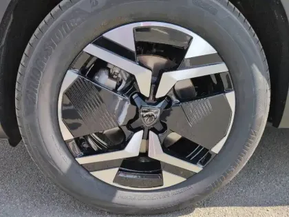 Photo 35 Peugeot 2008  Hybrid 145 e-DCS6