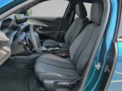 Photo 33 Peugeot 2008  Hybrid 145 e-DCS6