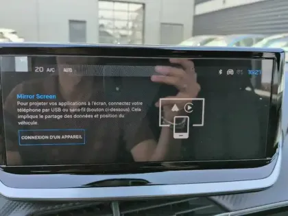 Photo 43 Peugeot 2008  Hybrid 145 e-DCS6