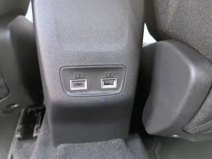 Photo 45 Peugeot 2008  Hybrid 145 e-DCS6