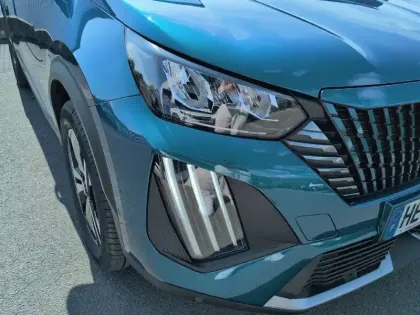 Photo 38 Peugeot 2008  Hybrid 145 e-DCS6