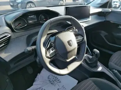 Photo 8 Peugeot 208  PureTech 75 S&S BVM5