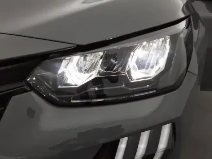 Photo 15 Peugeot 208  PureTech 75 S&S BVM5