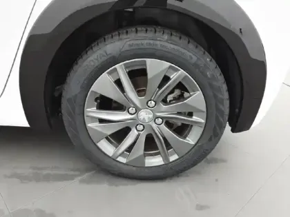 Photo 12 Peugeot 208  Electrique 50 kWh 136ch