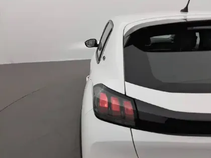 Photo 16 Peugeot 208  Electrique 50 kWh 136ch