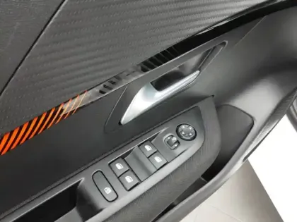 Photo 17 Peugeot 208  Electrique 50 kWh 136ch