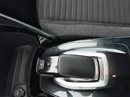 Photo 13 Peugeot 208  Electrique 50 kWh 136ch