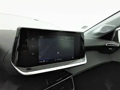 Photo 19 Peugeot 208  Electrique 50 kWh 136ch