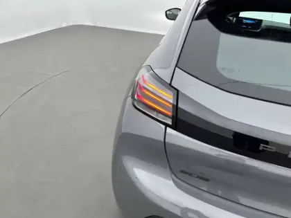 Photo 16 Peugeot 208  PureTech 75 S&S BVM5