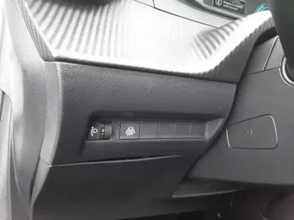 Photo 19 Peugeot 208  Electrique 50 kWh 136ch