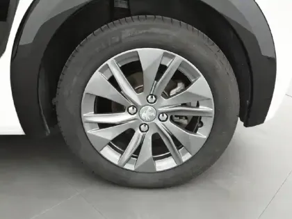 Photo 12 Peugeot 208  Electrique 50 kWh 136ch