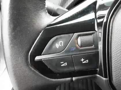 Photo 20 Peugeot 208  Electrique 50 kWh 136ch