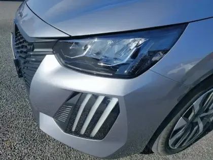 Photo 15 Peugeot 208  PureTech 75 S&S BVM5