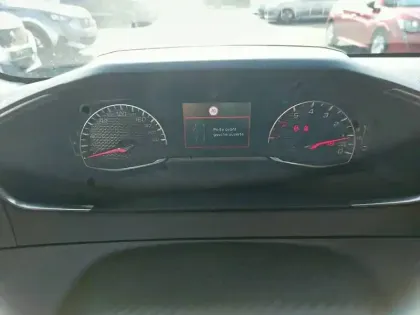 Photo 29 Peugeot 208  PureTech 75 S&S BVM5