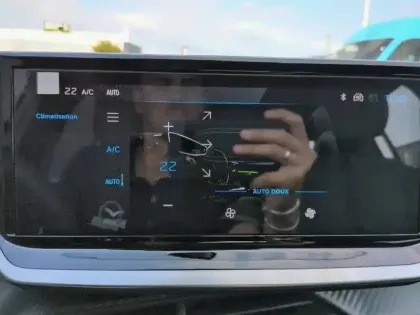 Photo 41 Peugeot 208  Hybrid 110 e-DCS6