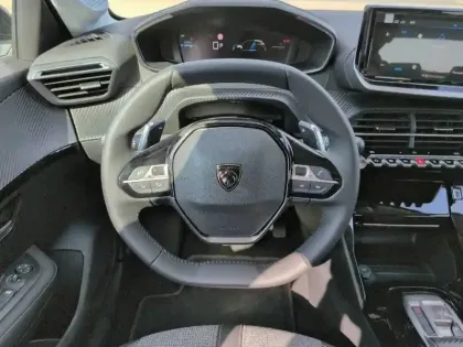 Photo 31 Peugeot 208  Hybrid 110 e-DCS6