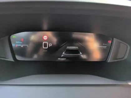 Photo 32 Peugeot 2008  Hybrid 145 e-DCS6
