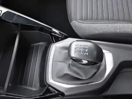 Photo 34 Peugeot 208  PureTech 75 S&S BVM5