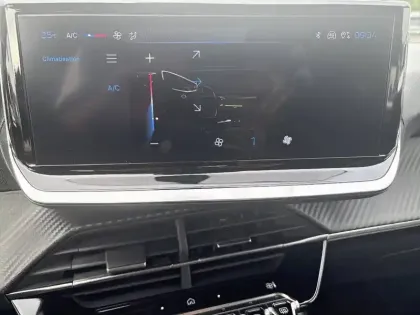 Photo 38 Peugeot 208  PureTech 75 S&S BVM5