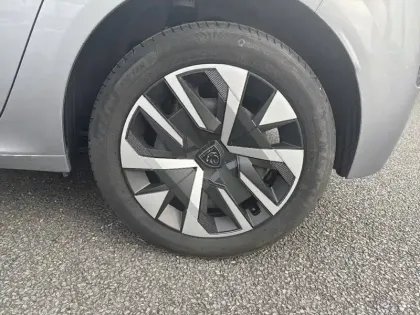 Photo 32 Peugeot 208  PureTech 75 S&S BVM5