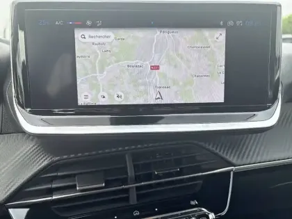 Photo 39 Peugeot 208  PureTech 75 S&S BVM5