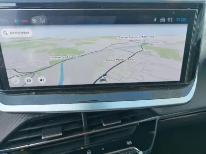 Photo 14 Peugeot 208  PureTech 75 S&S BVM5