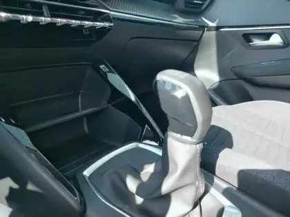 Photo 13 Peugeot 208  PureTech 75 S&S BVM5