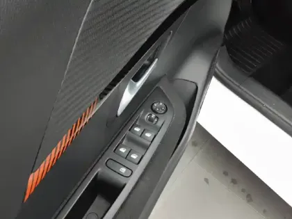 Photo 17 Peugeot 208  Electrique 50 kWh 136ch