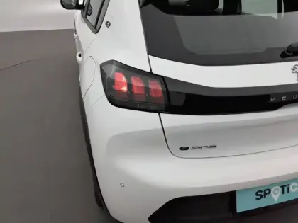 Photo 16 Peugeot 208  Electrique 50 kWh 136ch