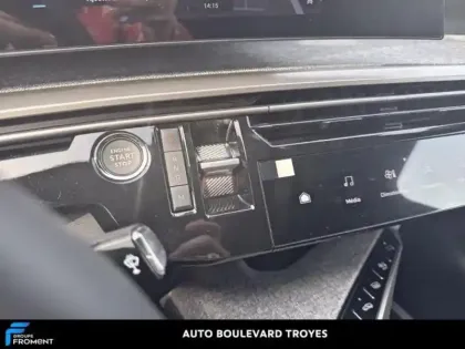 Photo 28 Peugeot 3008  1.2 Hybrid 145ch Allure e-DCS6