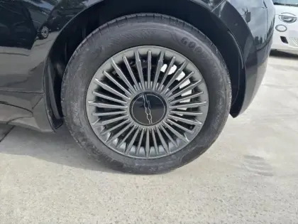 Photo 6 Fiat 500  3+1 e 118ch Icône