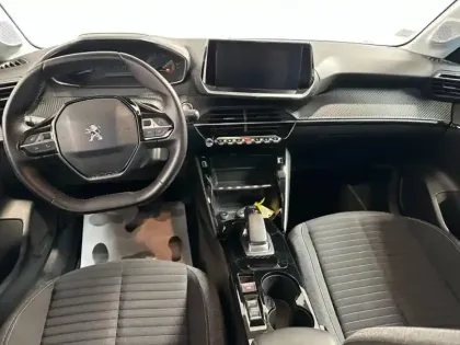 Photo 8 Peugeot 208  e- 136ch Style