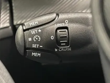 Photo 14 Peugeot 208  Affaire 1.5 BlueHDi 100 Premium