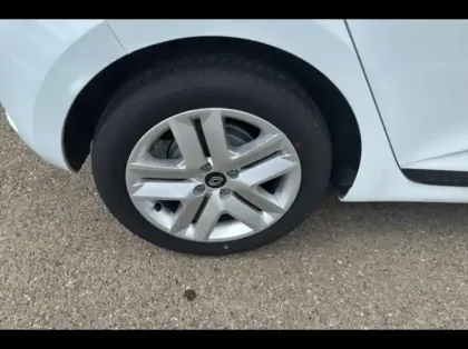 Photo 9 Renault Clio  1.6 E-Tech 145ch full hybrid Evolution - 24