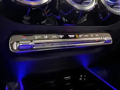 Photo 12 Mercedes GLA 200 d AMG Line