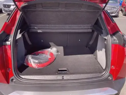 Photo 7 Peugeot 2008  Electrique 136 ch Allure