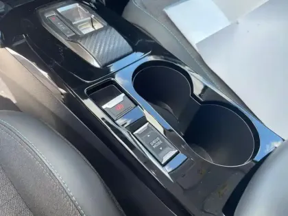 Photo 12 Peugeot 2008  Electrique 136 ch Allure