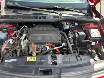 Photo 6 Peugeot 2008  Electrique 136 ch Allure