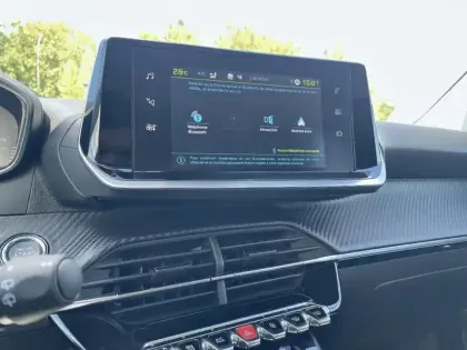 Photo 21 Peugeot 2008  Electrique 136 ch Allure