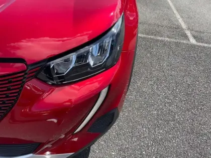 Photo 13 Peugeot 2008  Electrique 136 ch Allure