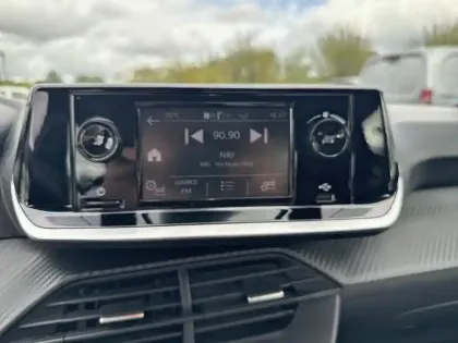 Photo 10 Peugeot 208  PureTech 75 S&S BVM5 Like