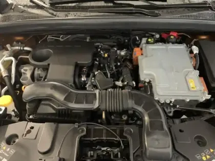 Photo 19 Renault Captur  1.6 E-Tech hybride rechargeable 160ch Intens -21