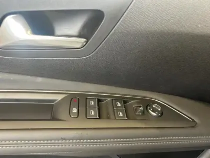 Photo 8 Peugeot 3008  HYBRID 225ch GT e-EAT8