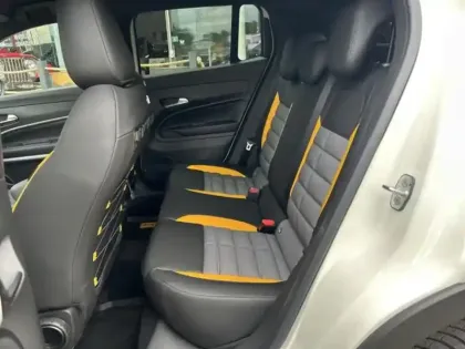 Photo 11 Jeep Avenger  1.2 Turbo T3 145ch MHEV The North Face BVR6 4xe