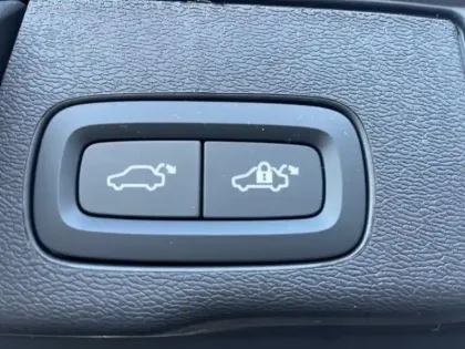 Photo 14 Volvo Xc60  T6 Hybride Rechargeable 253 + 145ch Utra Style Chrome Geartronic 8 AWD