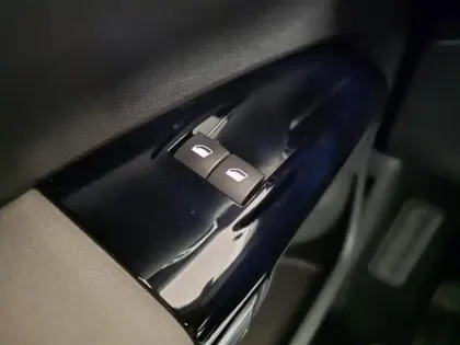 Photo 13 Citroën C4 Cactus  110ch S&S Feel E6.d-TEMP